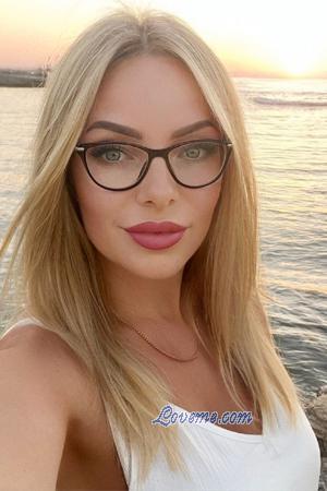 223870 - Tetiana Age: 44 - Ukraine