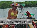 cartagena-women-boat-1104-10