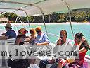 cartagena-women-boat-1104-13