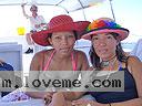 cartagena-women-boat-1104-58